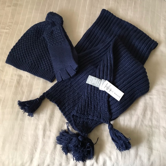 Harve Benard Accessories - Scarf hat and glove